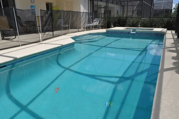 Pool 10 of 16