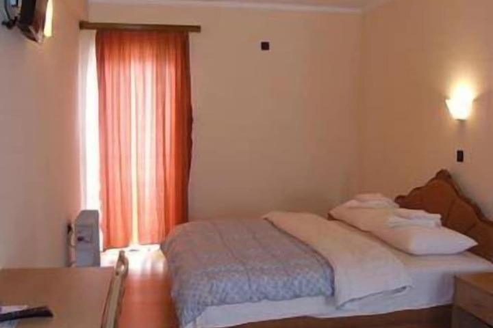 Viv Hotel