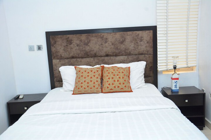 Room 8 of 24