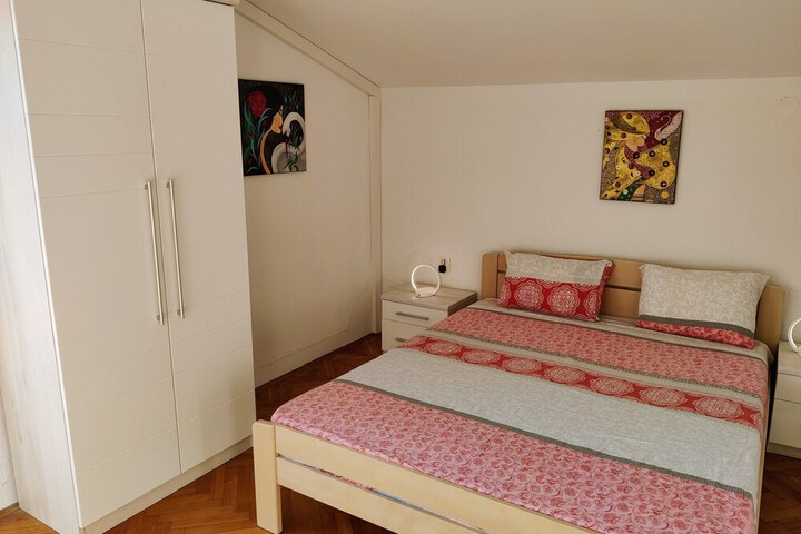 Room 15 of 35