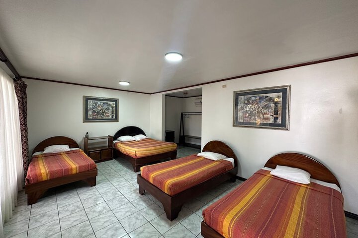 Room 4 of 28
