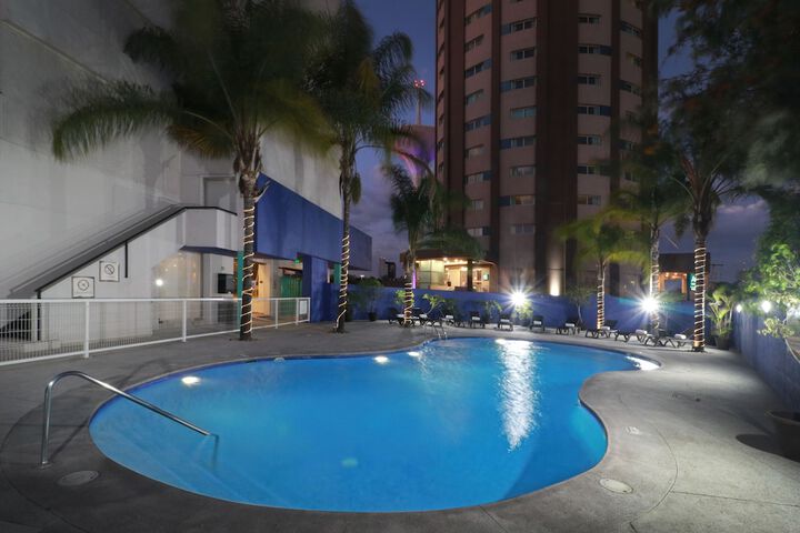 Pool Hotel