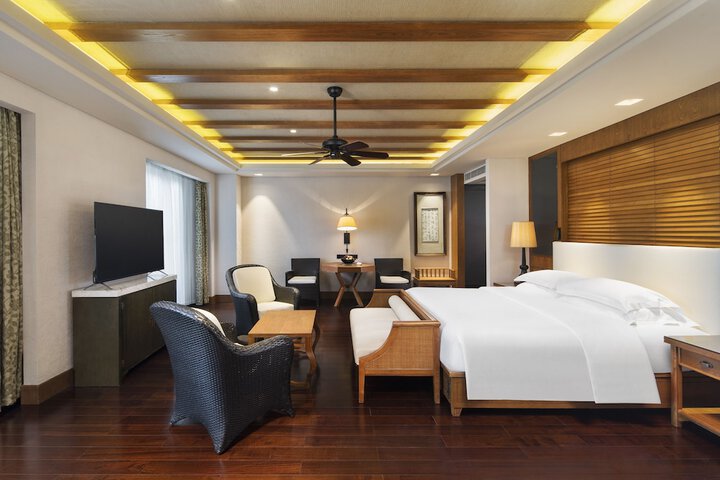 Room 10 of 97