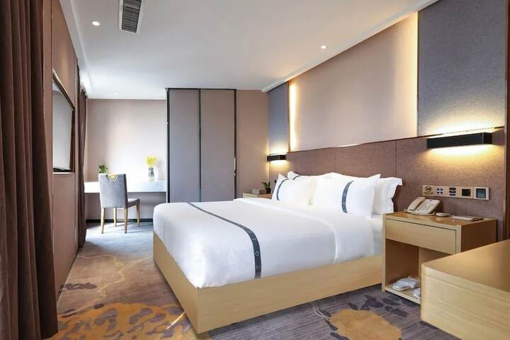 Room 14 of 52