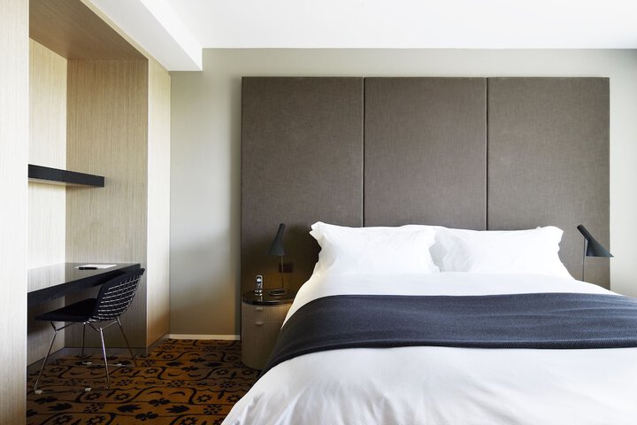 Room 4 of 39
