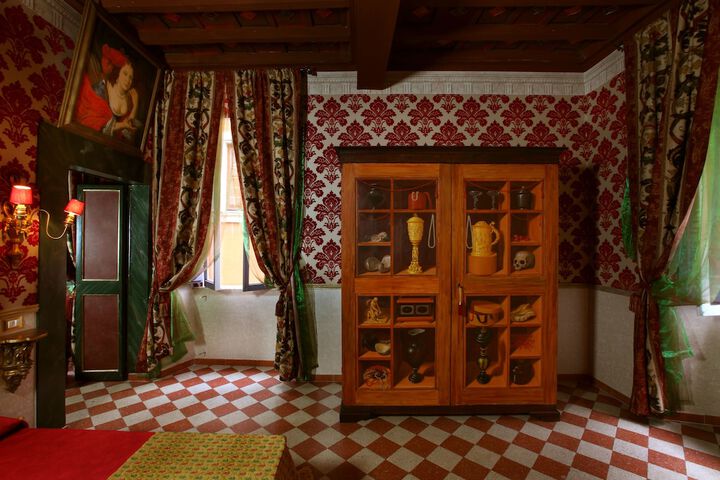 Room 24 of 55