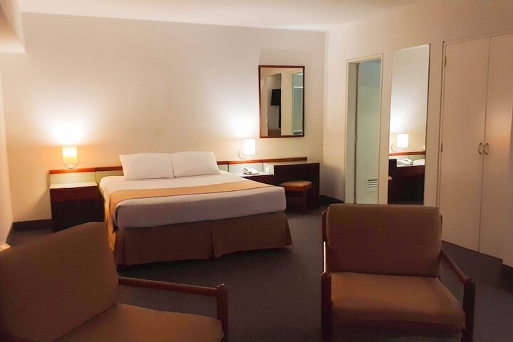 Room 11 of 51