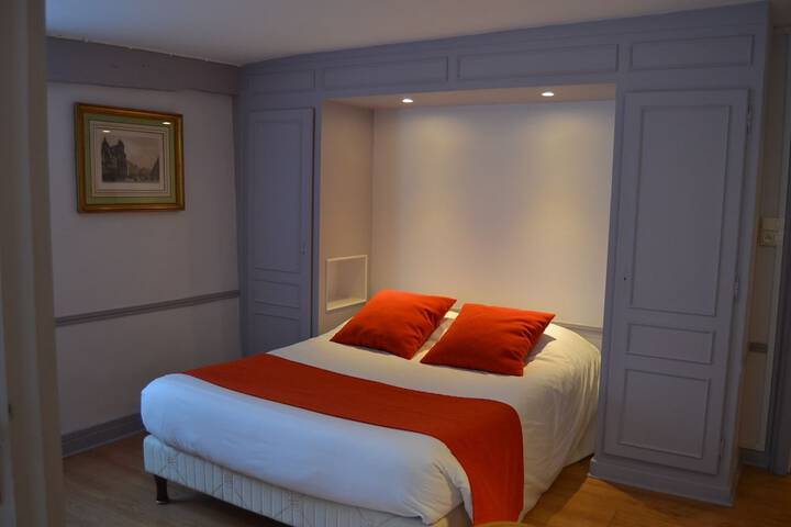 Room 5 of 54