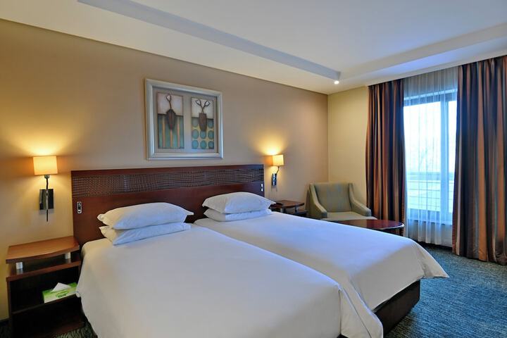 Room 6 of 30