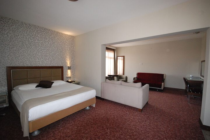 Room 13 of 41