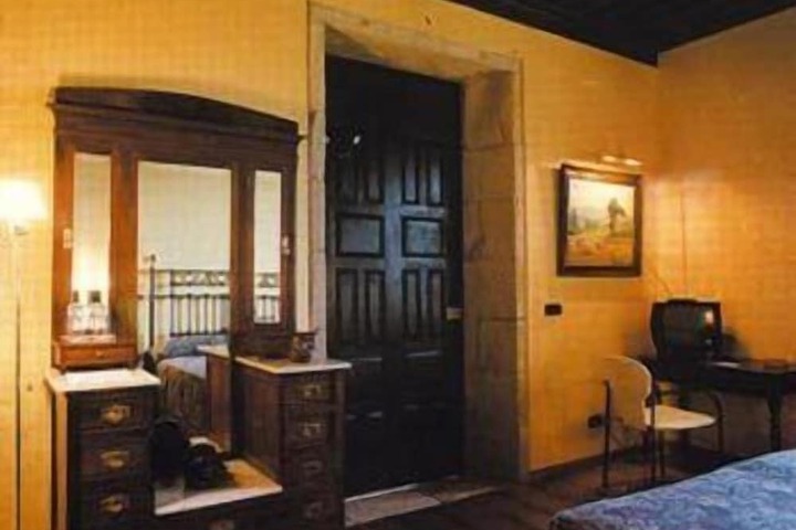 Room 3 of 39