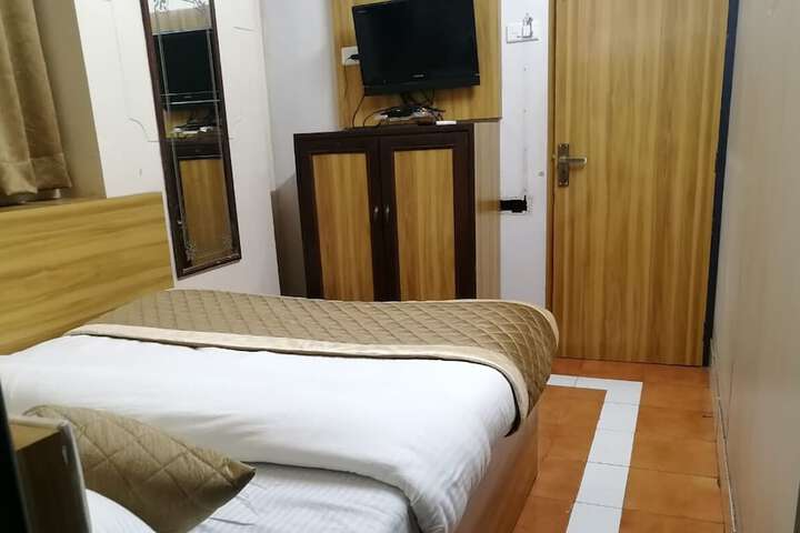Room 43 of 46