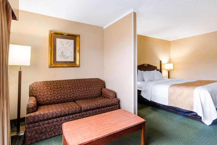1 King Bed (13 of 19)