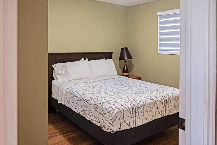 2 Queen Beds (13 of 19)