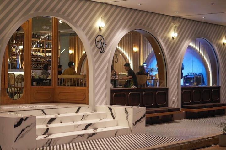 Dining Photos