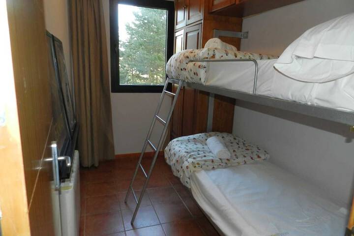 Room 6 of 35