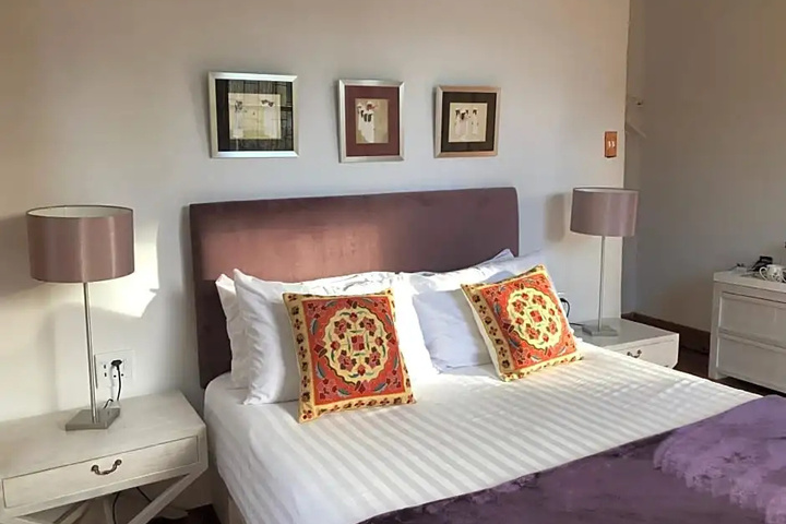 Room 2 of 15