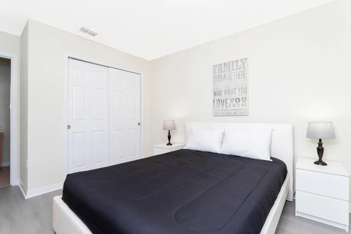 Room 2 of 20