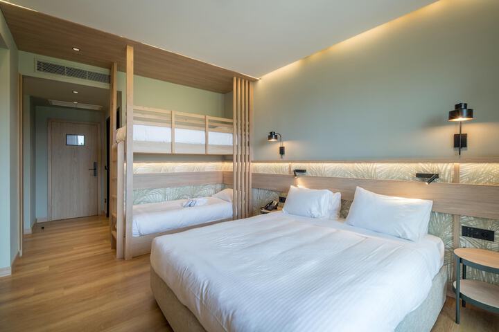 Room 150 of 328