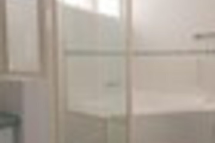 Room 17 of 33