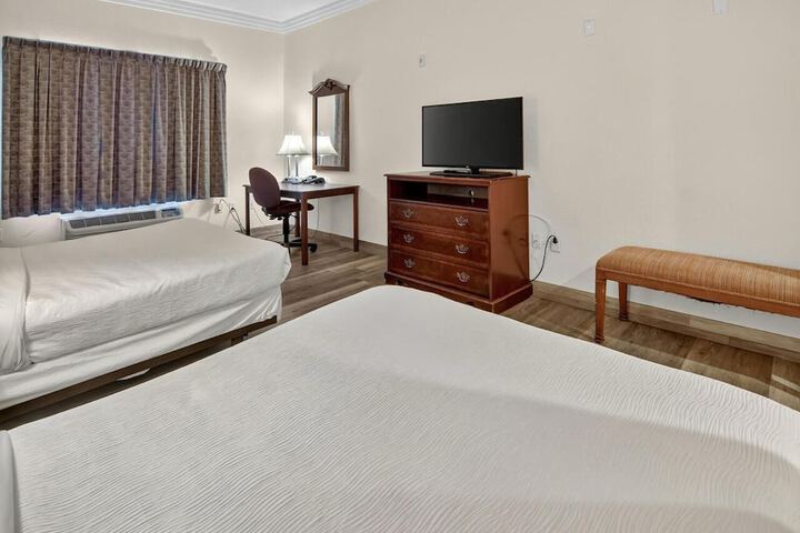 Room 12 of 28