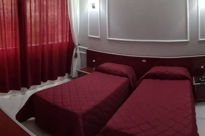 Room 6 of 26