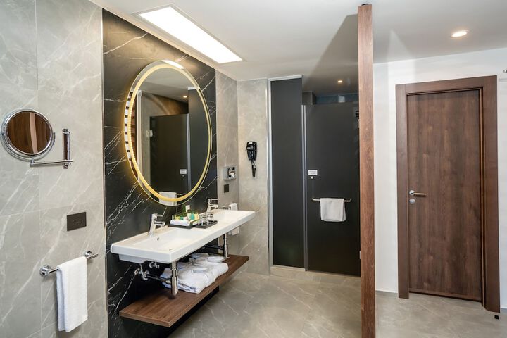 Room 45 of 135
