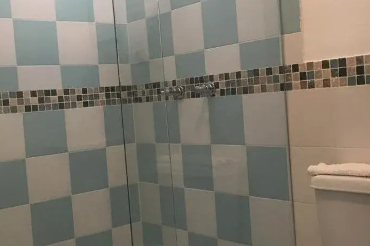 Room 6 of 21