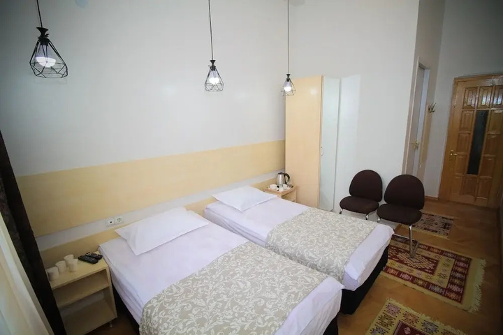 Room 5 of 19