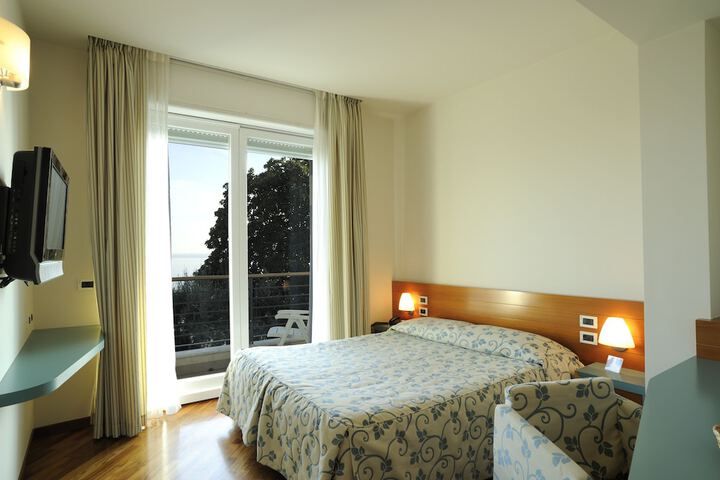 Room 27 of 57