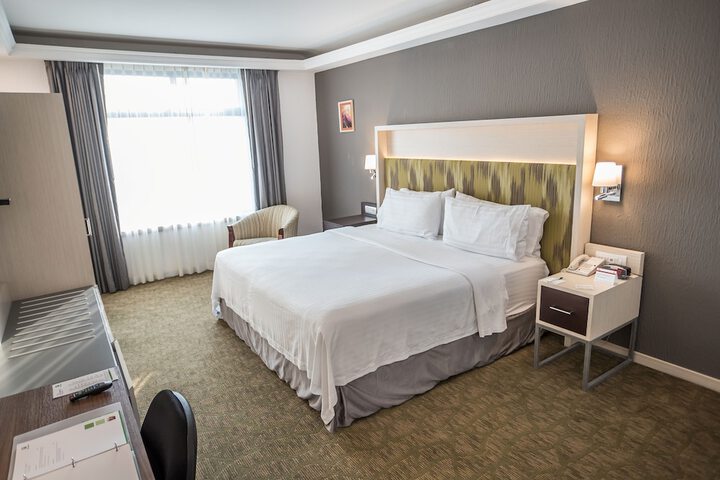 Room 15 of 118