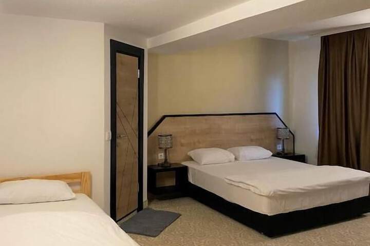 Room 5 of 12