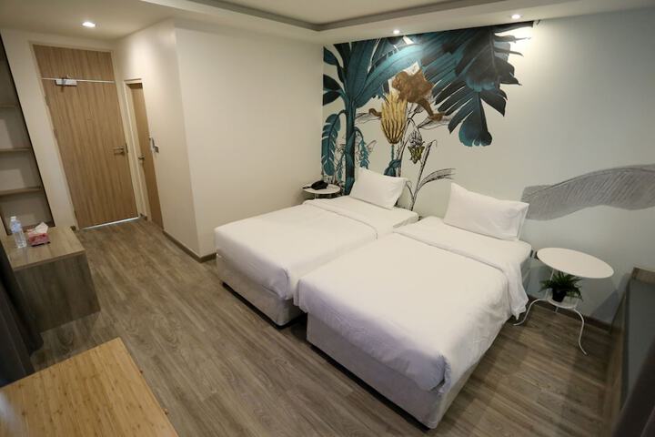 Room 7 of 112