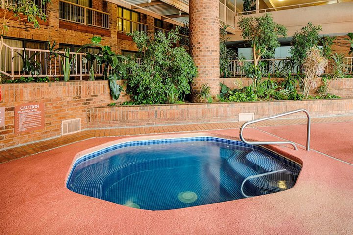 Indoor spa tub
