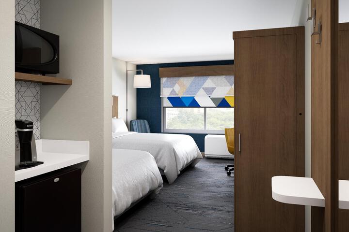 2 Queen Beds (2 of 5)