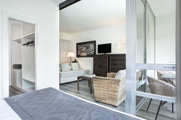 Room 40 of 141