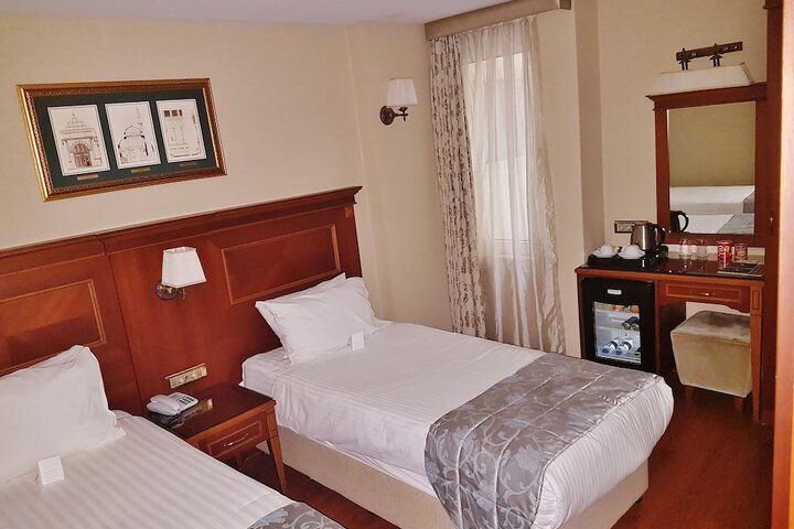 Room 6 of 72
