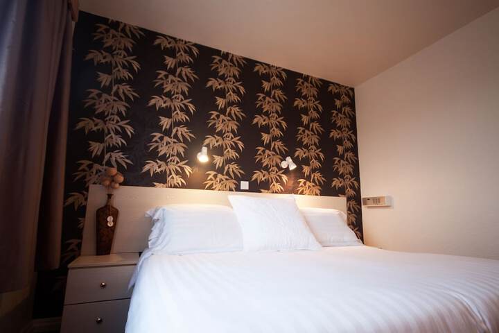 Room 4 of 40
