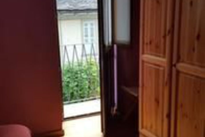Room 28 of 39