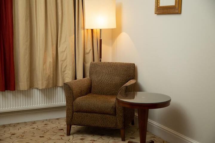 Room 10 of 19