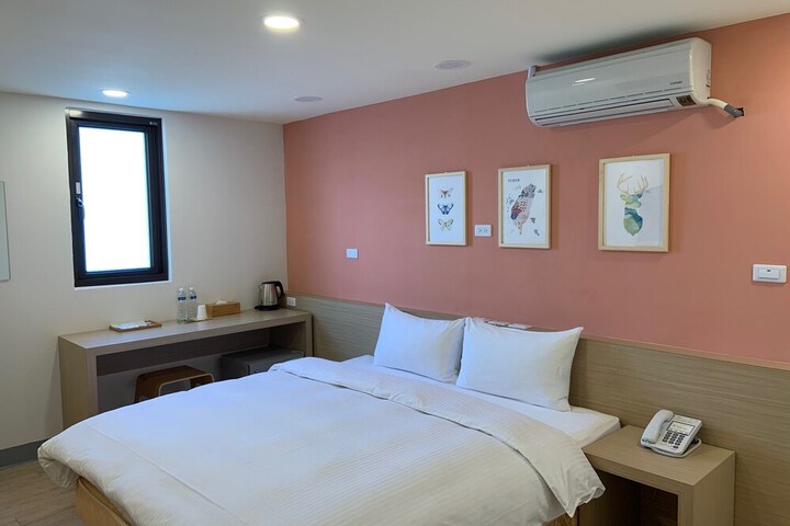 Room 8 of 31