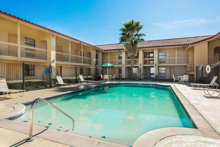 Hotel with Pool