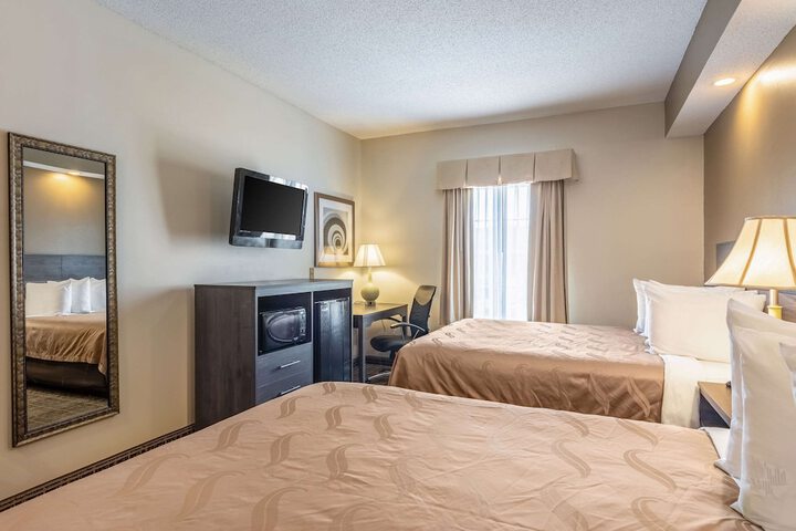 2 Double Beds (5 of 9)