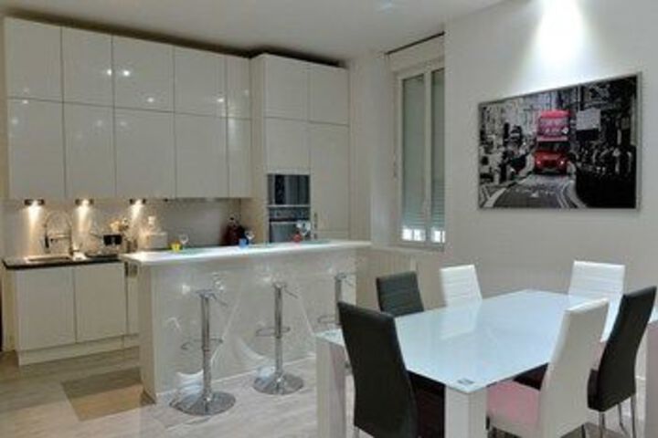 Room 9 of 12