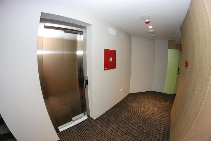 Room 15 of 34
