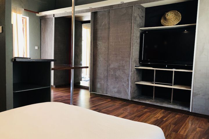 Room 5 of 26