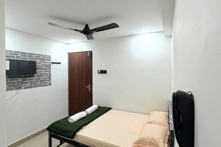 Room 17 of 31