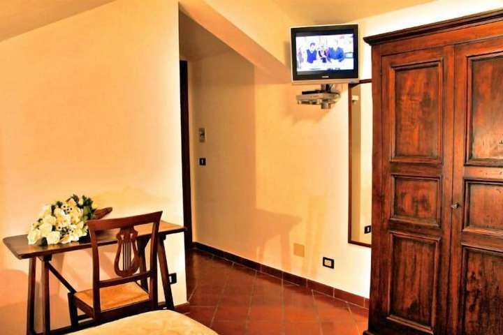 Room 7 of 44