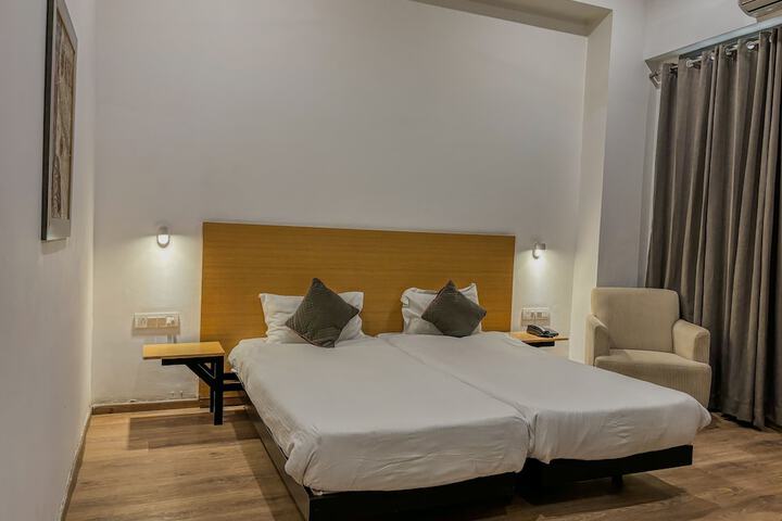 Room 10 of 48