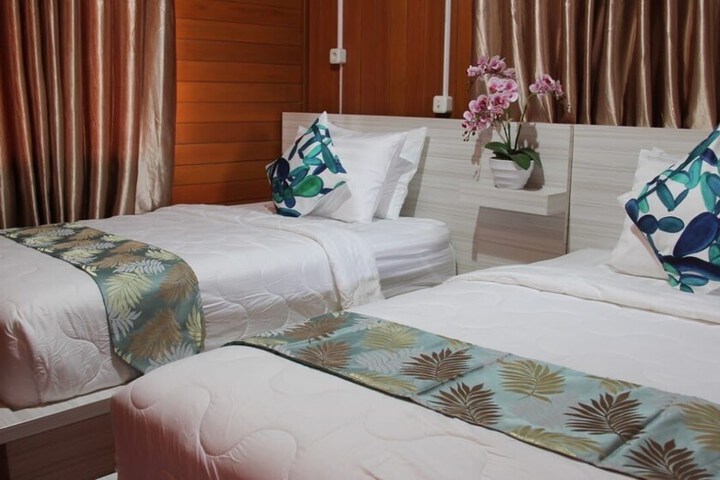 Room 4 of 42